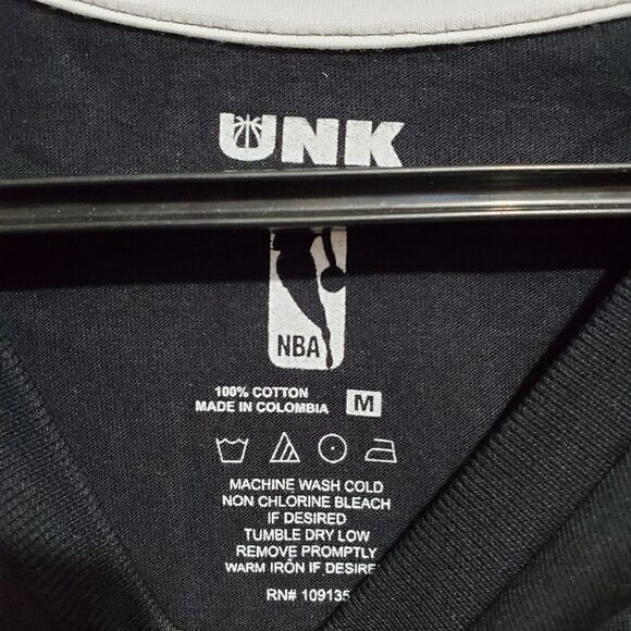 NBA CHICAGO BULLS SZ MEDIUM T SHIRT NWOT UNK BLACK/RED - Picture 9 of 9